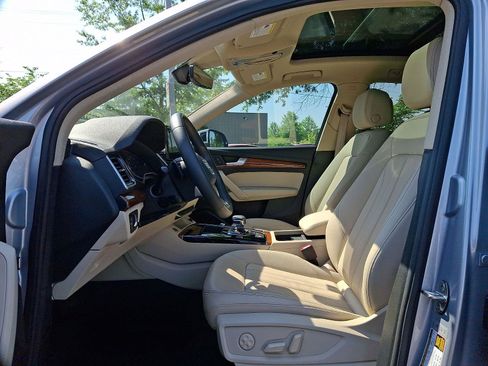 Used 2023 Audi Q5 2.0T Premium w/ Convenience Package AWD/4WD image 13