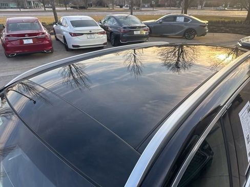 Used 2024 Mercedes-Benz GLC 300 4MATIC image 10