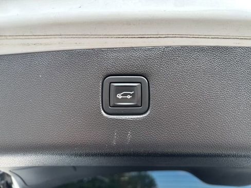 Used 2020 Chevrolet Blazer LT image 44