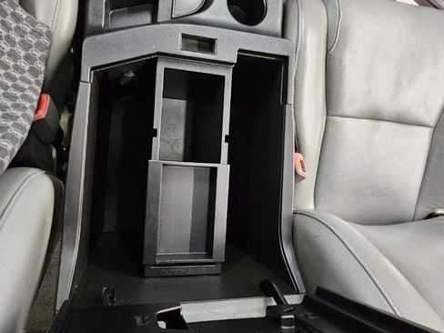 Used 2013 Toyota Sequoia Platinum AWD/4WD image 23