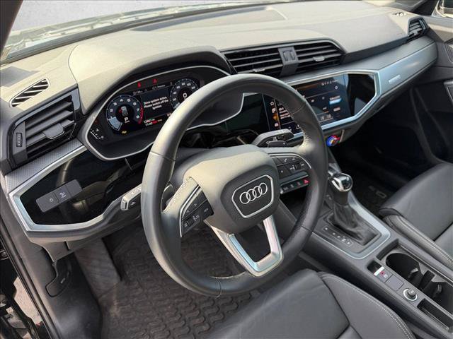 Used 2024 Audi Q3 2.0T Premium w/ Convenience Package AWD/4WD image 4