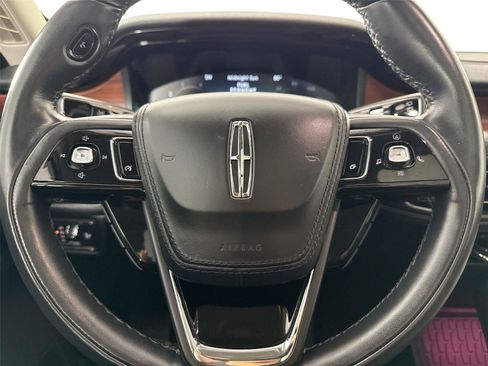 Used 2022 Lincoln Aviator Reserve AWD/4WD image 17