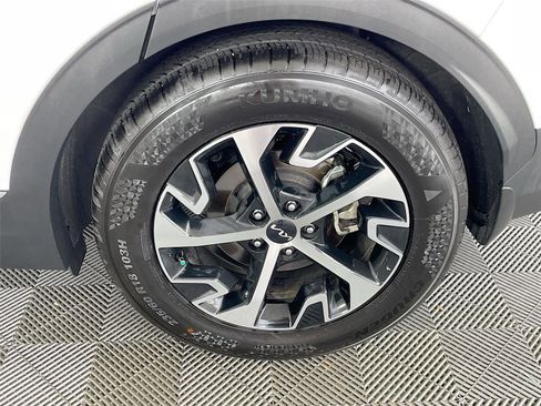 Certified 2025 Kia Sportage EX FWD image 36
