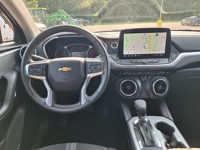 Used 2025 Chevrolet Blazer LT AWD/4WD image 13