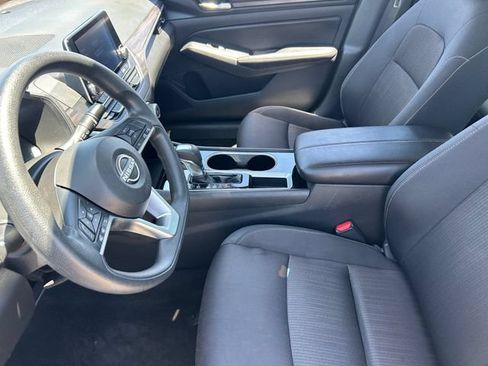 Used 2024 Nissan Altima 2.5 SV FWD image 26