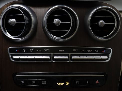 Used 2021 Mercedes-Benz GLC 300 4MATIC image 12