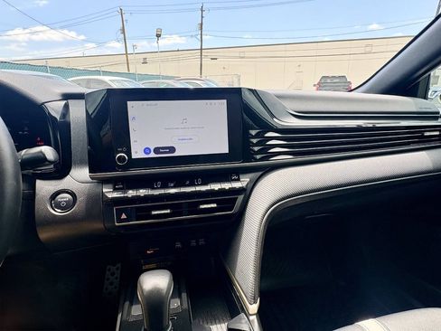 Used 2026 Toyota Camry Hybrid w/ Convenience Package FWD image 23