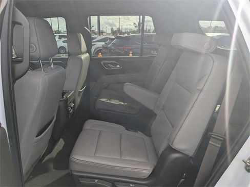 Used 2021 GMC Yukon SLT w/ SLT Premium Package image 14