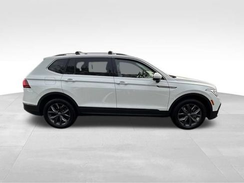 Used 2022 Volkswagen Tiguan SE AWD/4WD image 9