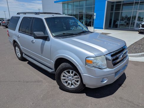 Used 2014 Ford Expedition XLT RWD image 4