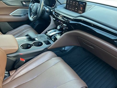 Certified 2023 Acura MDX SH-AWD w/ Advance Package image 15