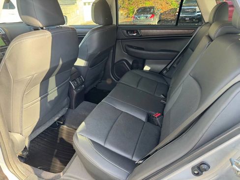 Used 2017 Subaru Outback 2.5i Limited image 7