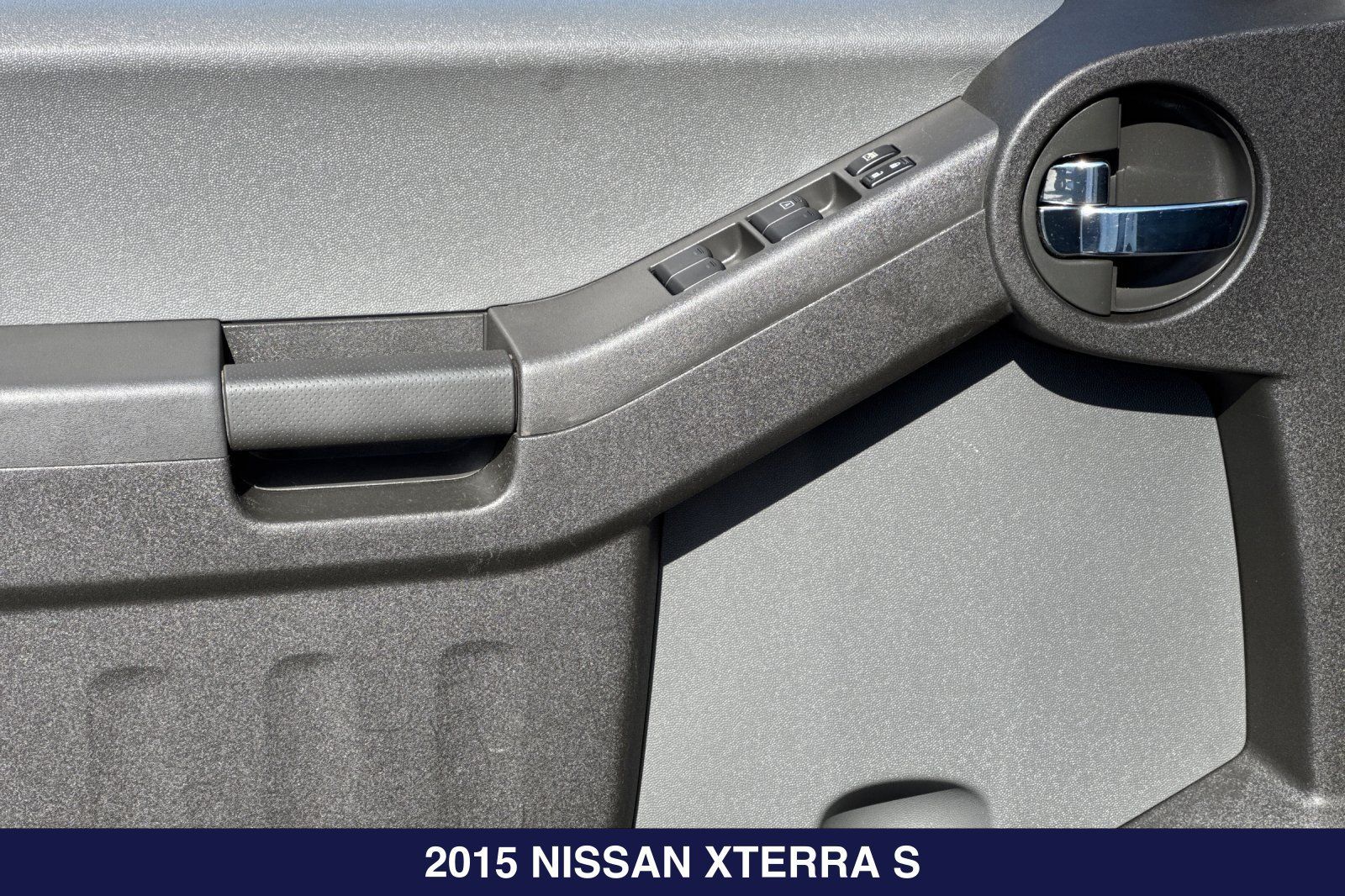 Used 2015 Nissan Xterra S RWD image 12