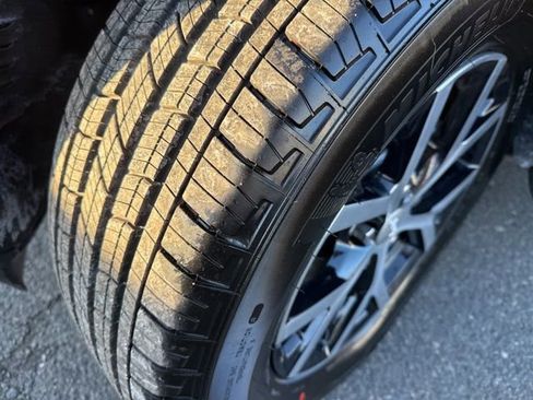 Used 2025 Jeep Grand Cherokee Limited w/ MOPAR Finishing Package image 7