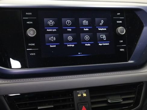 Used 2023 Volkswagen Taos SE image 19