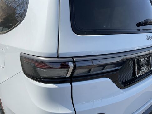 New 2026 Jeep Grand Wagoneer L Limited AWD/4WD image 30