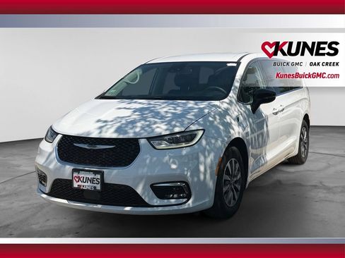 Used 2024 Chrysler Pacifica Limited FWD image 5