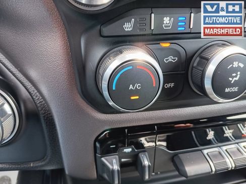 Used 2020 RAM 1500 Laramie w/ Sport Appearance Package AWD/4WD image 17