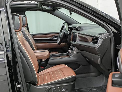 Used 2024 GMC Yukon Denali Ultimate AWD/4WD image 32