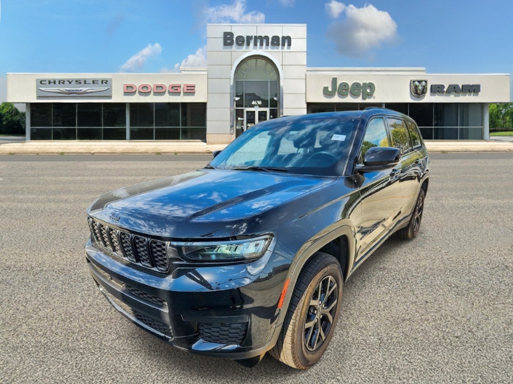 Certified 2025 Jeep Grand Cherokee L Altitude AWD/4WD image 5