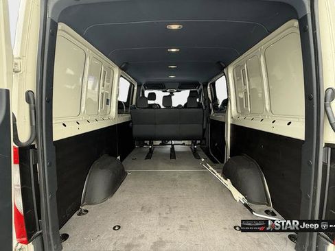 Used 2024 Mercedes-Benz Sprinter 2500 image 21