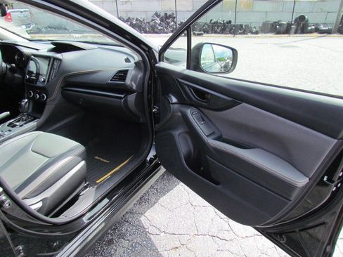 Used 2021 Subaru Crosstrek 2.5i Sport w/ Moonroof Package image 17