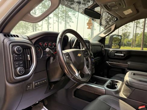 Used 2021 Chevrolet Silverado 2500 LTZ w/ LTZ Plus Package AWD/4WD image 12
