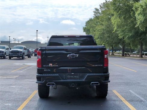 Used 2024 Chevrolet Silverado 1500 Custom Trail Boss AWD/4WD image 4