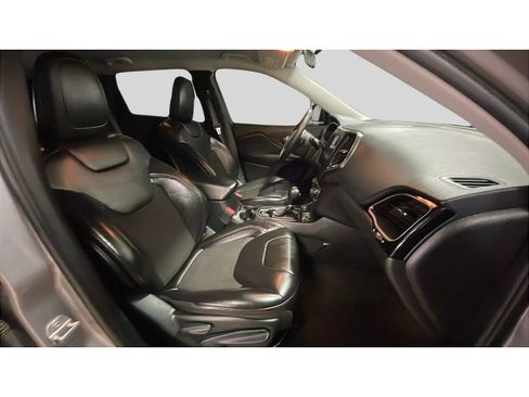 Used 2020 Jeep Cherokee Latitude Plus image 16