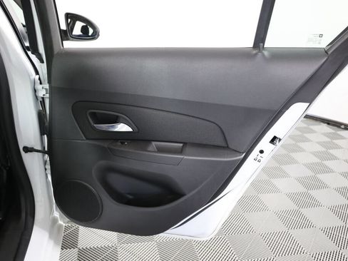 Used 2015 Chevrolet Cruze LT w/ Technology Package FWD image 21