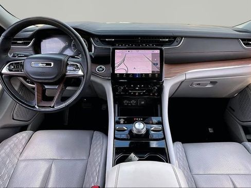 Used 2023 Jeep Grand Cherokee L Summit w/ Advanced Protech Group IV AWD/4WD image 7