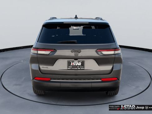 New 2026 Jeep Grand Cherokee L Limited w/ Limited Altitude Package AWD/4WD image 5