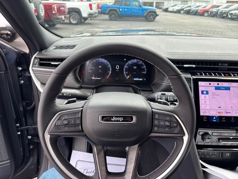 New 2025 Jeep Grand Cherokee Limited w/ Trailer Tow Package image 14