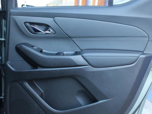 Used 2022 Chevrolet Traverse LT image 45