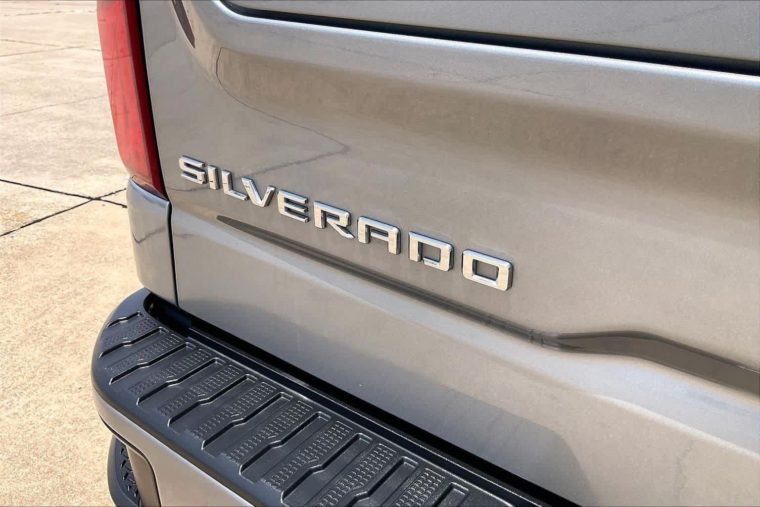 Used 2023 Chevrolet Silverado 1500 High Country w/ High Country Premium Package AWD/4WD image 17