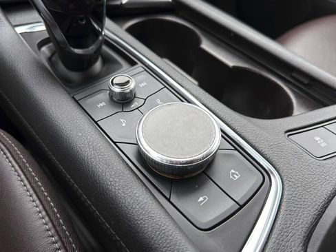 Used 2022 Cadillac XT6 Premium Luxury w/ Technology Package image 13