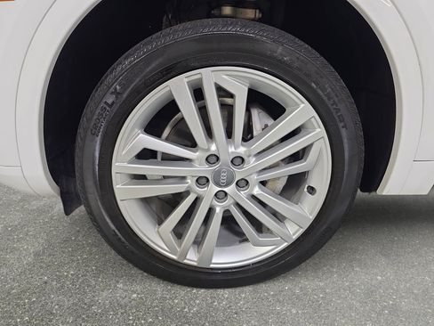 Used 2018 Audi Q5 Prestige w/ Prestige Package image 32