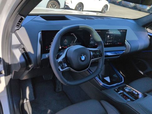 Used 2025 BMW X3 xDrive30i w/ Premium Package image 16