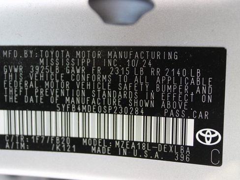 Used 2025 Toyota Corolla LE FWD image 8