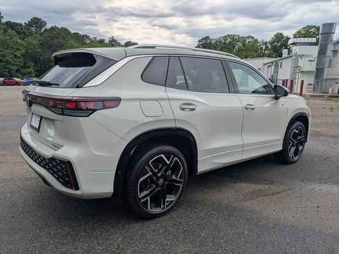 New 2026 Volkswagen Tiguan SEL R-Line AWD/4WD image 4