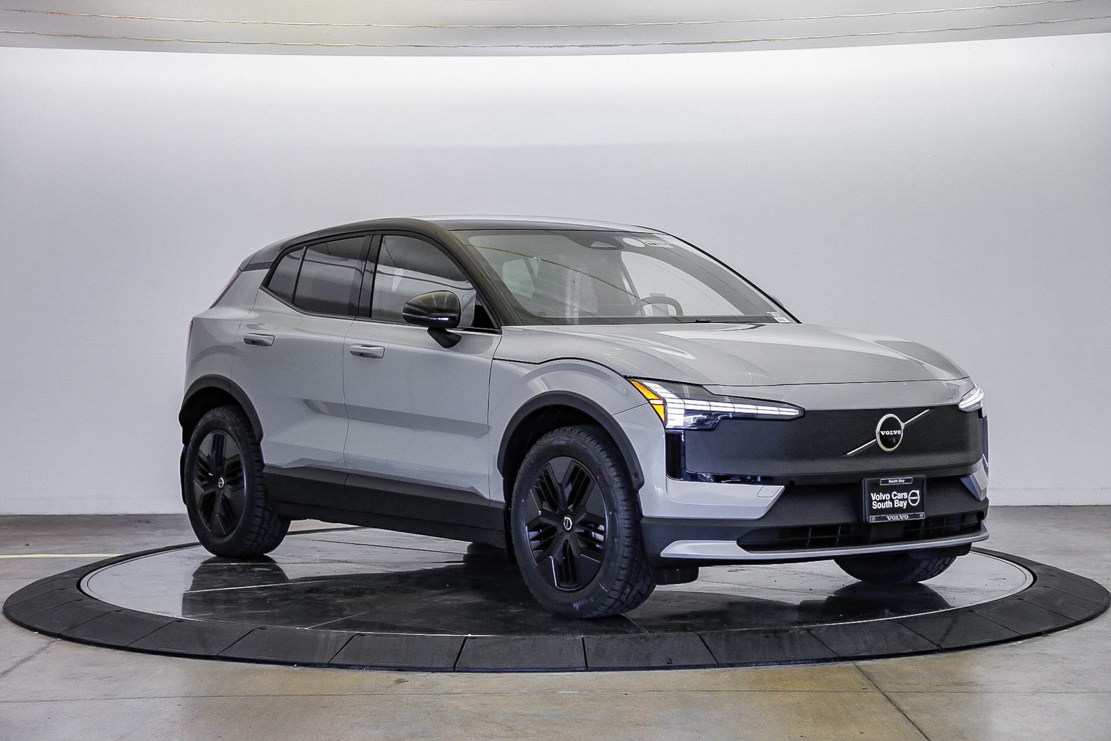 New 2026 Volvo EX30 Cross Country Ultra w/ Protection Package Premier AWD/4WD image 5