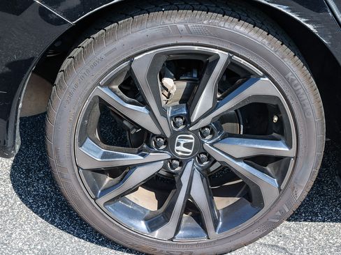 Used 2019 Honda Civic Sport image 12