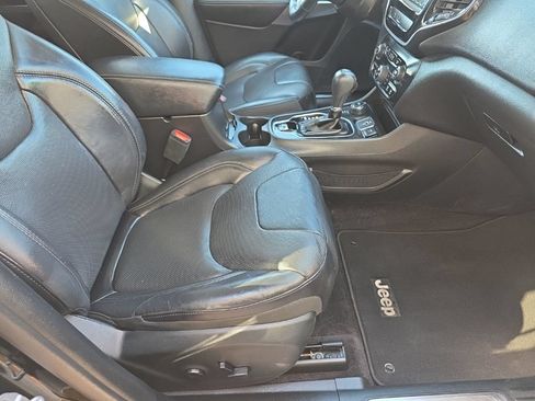 Used 2019 Jeep Cherokee Limited AWD/4WD image 22