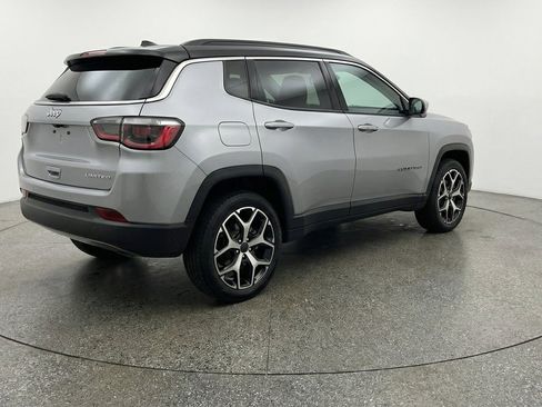 Used 2025 Jeep Compass Limited AWD/4WD image 9