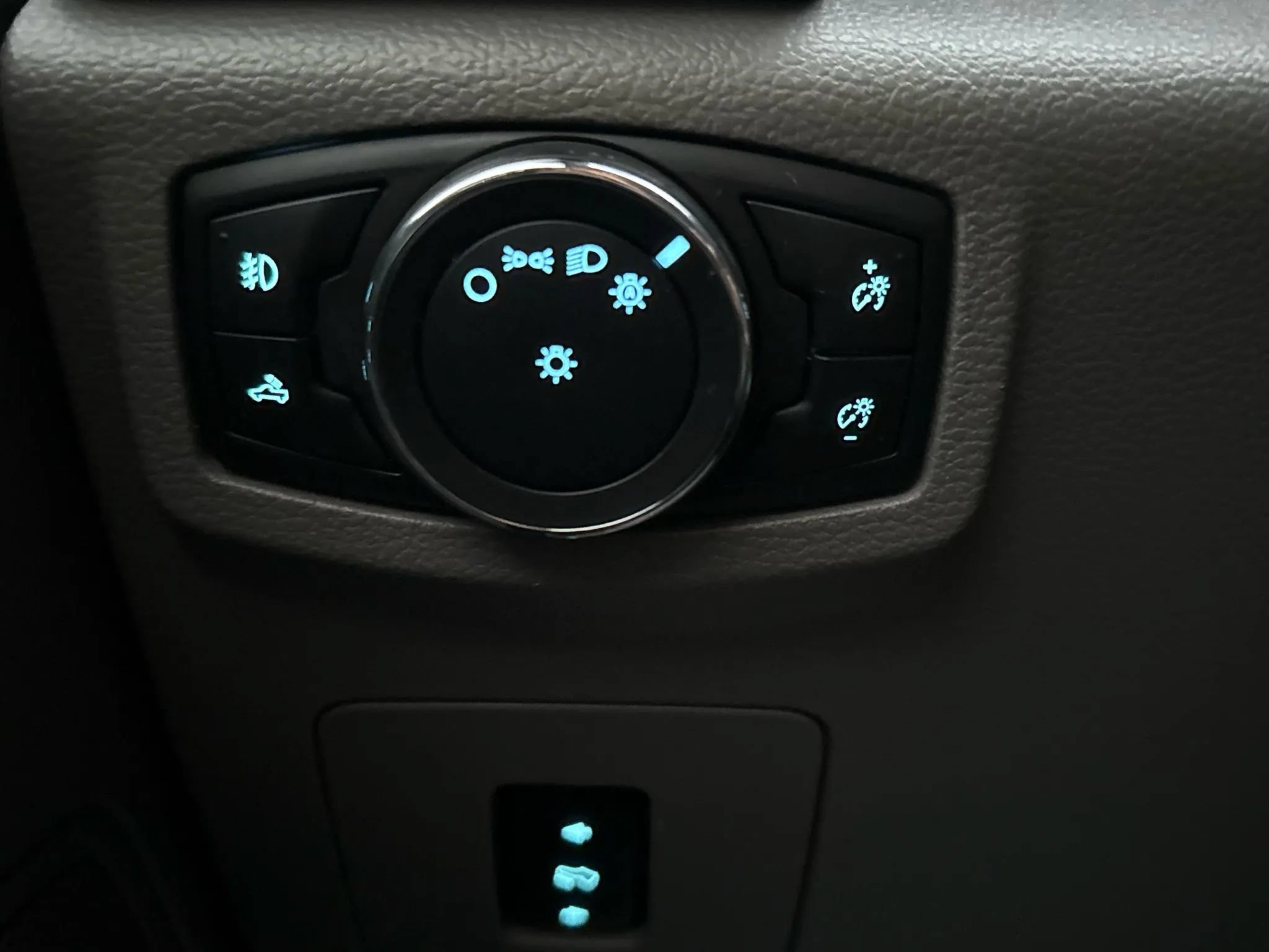 Used 2016 Ford F150 XLT w/ Equipment Group 302A Luxury RWD image 27