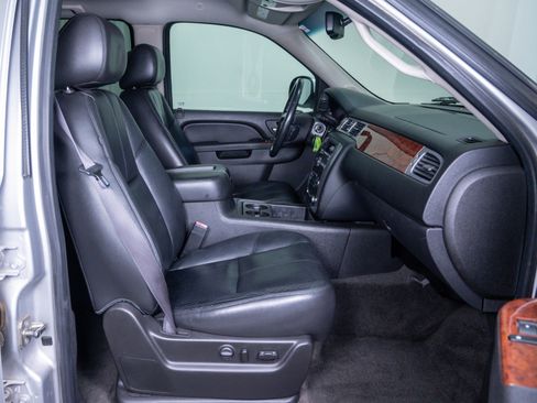 Used 2012 GMC Yukon SLT w/ SLT-2 Equipment Package image 11