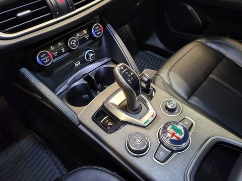 Used 2021 Alfa Romeo Stelvio Ti w/ Nero Edizione image 17