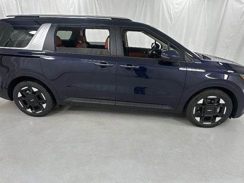 New 2026 Kia Carnival EX image 2