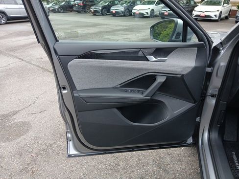 New 2025 Volkswagen Tiguan S image 10