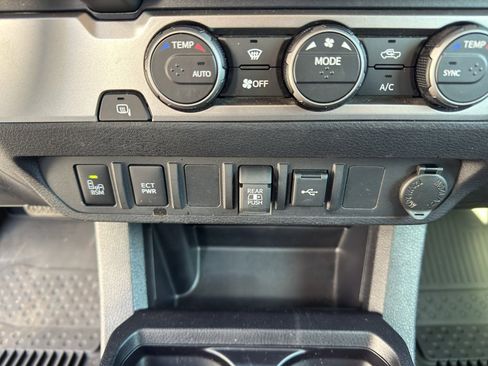 Used 2022 Toyota Tacoma SR5 image 15